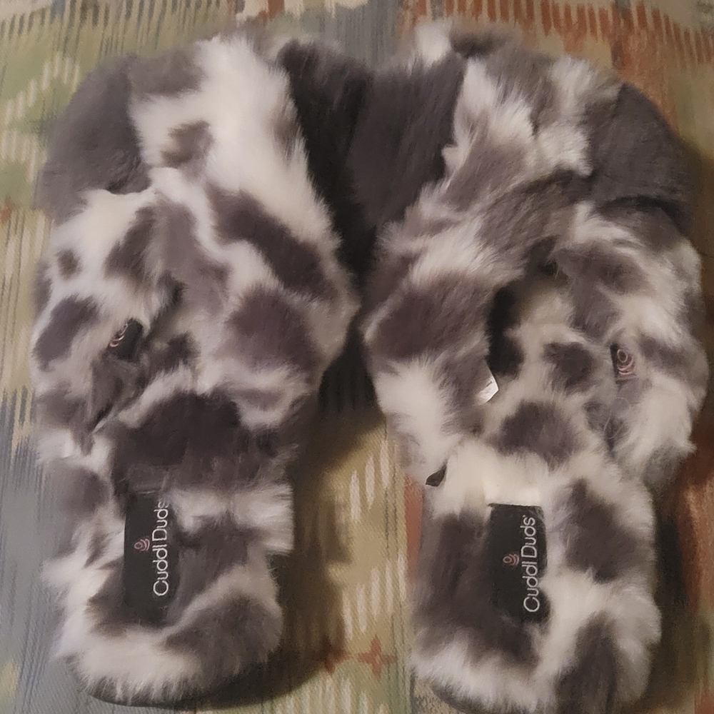 Women's cuddl dud fuzzy slippers